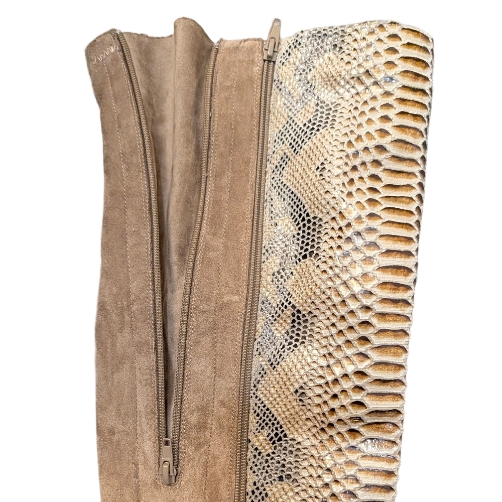 Pierre Dumas Knee High Boots Taupe Snakeskin Suede Block Heel Wide Calf 8.5 - Picture 6 of 12